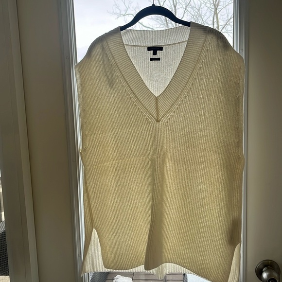 Never worn Massimo Dutti cream sweater vest in M-L - Picture 1 of 8
